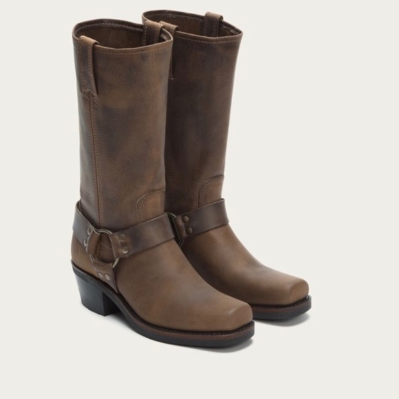 Frye Harness 12R in Tan, size 8